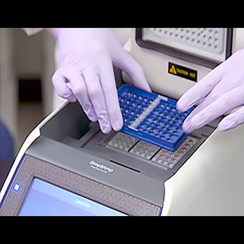 Cómo utilizar las bases y retainers que vienen con el kit de inicio de los termocicladores de Applied Biosystems