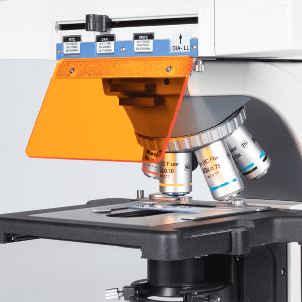 TRINOCULAR MICROSCOPIO BIOLÓGICO MARCA MOTIC - BA410